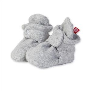 Zutano stay-on fleece booties